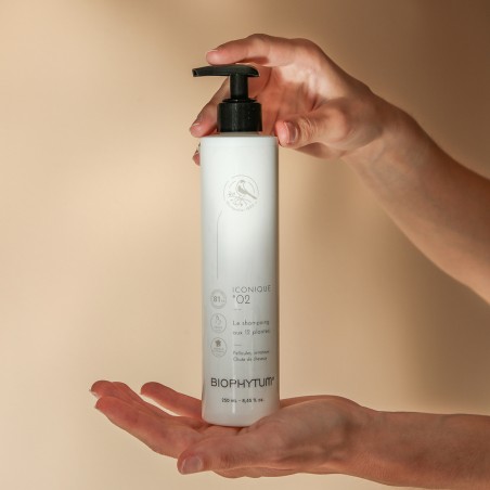 ICONIQUE 02 shampoing aux 12 plantes 250 ml